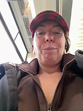 Snapshot of eveangelll chatting on February 2026 06:32:02 AM eveangelll online show from February 2026 06:32:02 AM