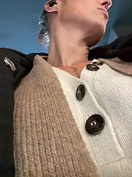 Snapshot of eveangelll chatting on January 2026 08:51:02 AM eveangelll online show from January 2026 08:51:02 AM