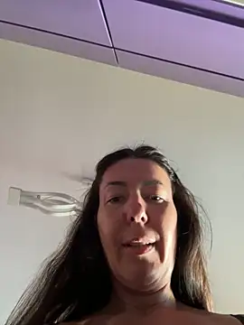 Snapshot of eveangelll chatting on November 2025 08:08:02 AM eveangelll online show from November 2025 08:08:02 AM