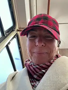 Snapshot of eveangelll chatting on February 2026 05:29:01 AM eveangelll online show from February 2026 05:29:01 AM