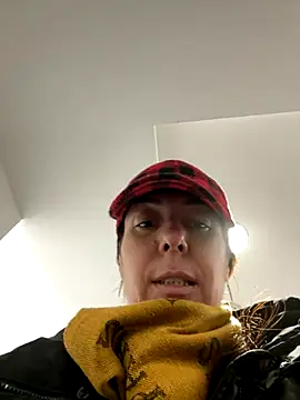 Snapshot of eveangelll chatting on November 2025 08:02:02 AM eveangelll online show from November 2025 08:02:02 AM