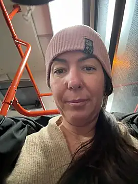 Snapshot of eveangelll chatting on January 2026 05:11:02 AM eveangelll online show from January 2026 05:11:02 AM