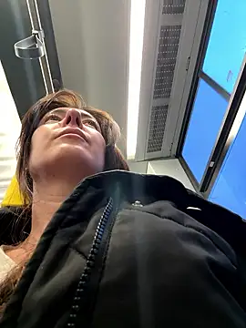 Snapshot of eveangelll chatting on January 2026 06:08:02 AM eveangelll online show from January 2026 06:08:02 AM