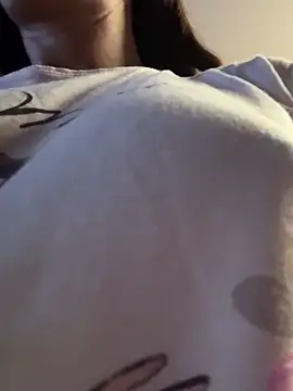 Snapshot of eveangelll chatting on November 2025 04:27:02 AM eveangelll online show from November 2025 04:27:02 AM