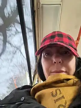 Snapshot of eveangelll chatting on November 2025 05:11:01 AM eveangelll online show from November 2025 05:11:01 AM