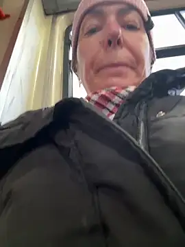 Snapshot of eveangelll chatting on February 2026 05:19:01 AM eveangelll online show from February 2026 05:19:01 AM