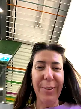 Snapshot of eveangelll chatting on November 2025 10:40:01 AM eveangelll online show from November 2025 10:40:01 AM