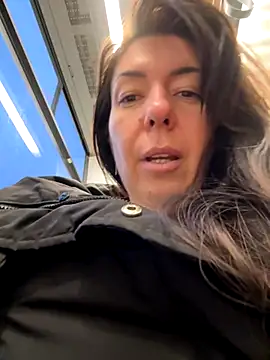 Snapshot of eveangelll chatting on November 2025 05:19:02 AM eveangelll online show from November 2025 05:19:02 AM