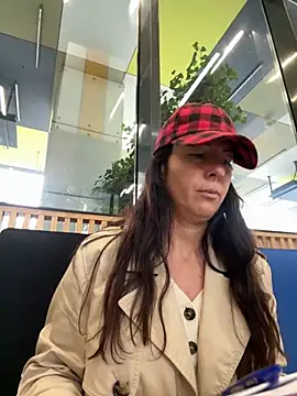 Snapshot of eveangelll chatting on October 2025 07:42:02 AM eveangelll online show from October 2025 07:42:02 AM