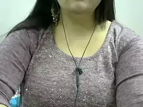 Snapshot of Shruti_139 chatting on December 2024 09:52:01 PM Shruti 139 online show from December 2024 09:52:01 PM
