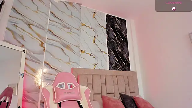 scarlet darling26 online show from April 2026 06:31:02 AM