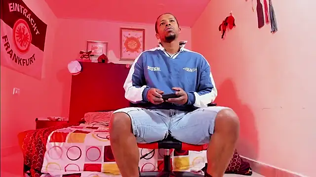 AlejoKhalifa  online show from February 2026 10:33:01 AM