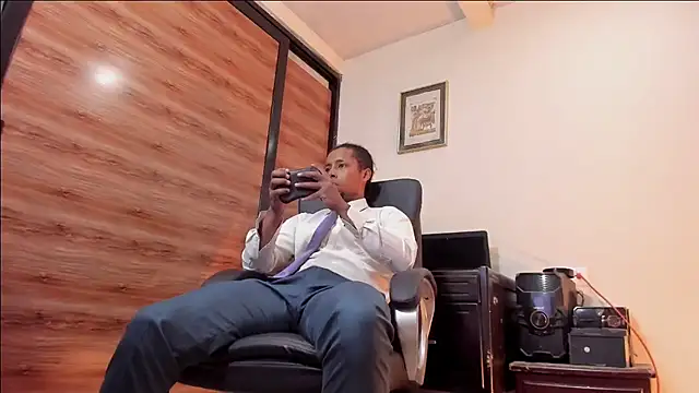 AlejoKhalifa  online show from March 2026 11:57:02 PM