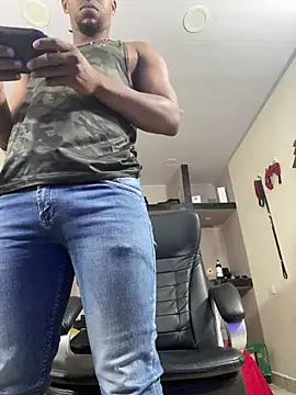 AlejoKhalifa  online show from June 2026 10:31:01 AM