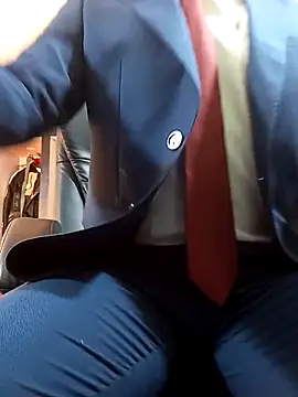 AlejoKhalifa  online show from April 2026 10:30:01 AM