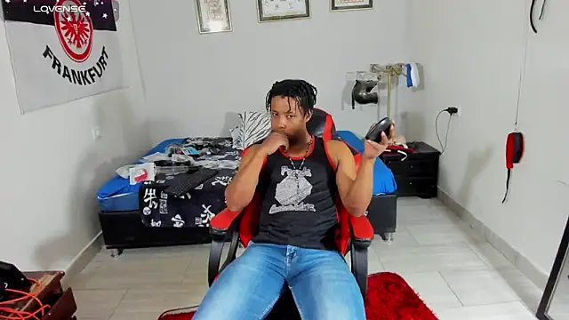 Snapshot of AlejoKhalifa_ chatting on November 2025 11:48:02 PM AlejoKhalifa online show from November 2025 11:48:02 PM