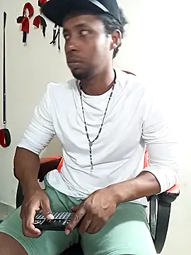 Snapshot of AlejoKhalifa_ chatting on December 2025 10:25:01 PM AlejoKhalifa online show from December 2025 10:25:01 PM