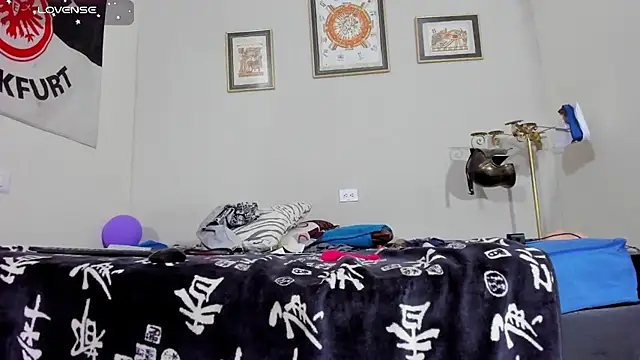 Snapshot of AlejoKhalifa_ chatting on November 2025 10:19:01 AM AlejoKhalifa online show from November 2025 10:19:01 AM