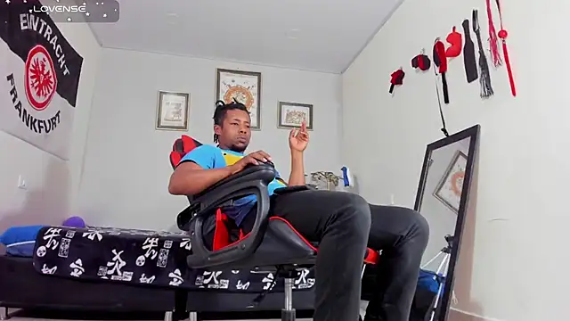 Snapshot of AlejoKhalifa_ chatting on November 2025 07:35:02 AM AlejoKhalifa online show from November 2025 07:35:02 AM