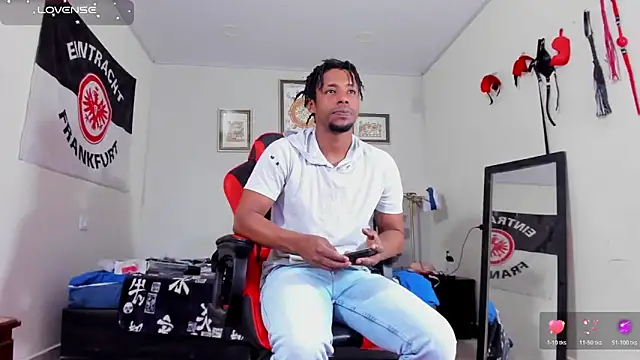 Snapshot of AlejoKhalifa_ chatting on November 2025 11:58:02 PM AlejoKhalifa online show from November 2025 11:58:02 PM