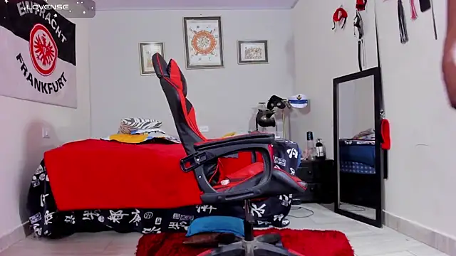 Snapshot of AlejoKhalifa_ chatting on December 2025 12:32:01 AM AlejoKhalifa online show from December 2025 12:32:01 AM