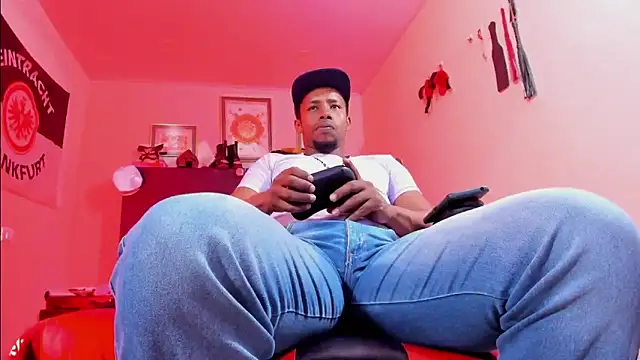 AlejoKhalifa  online show from February 2026 12:21:01 AM