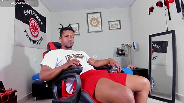 Snapshot of AlejoKhalifa_ chatting on November 2025 10:19:02 AM AlejoKhalifa online show from November 2025 10:19:02 AM