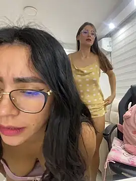 Snapshot of GiiirlPower chatting on October 2025 07:32:02 AM GiiirlPower online show from October 2025 07:32:02 AM
