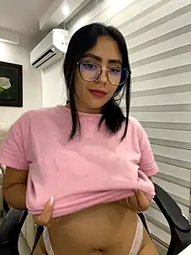 Snapshot of GiiirlPower chatting on September 2025 05:13:01 AM GiiirlPower online show from September 2025 05:13:01 AM