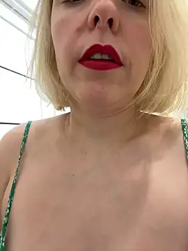 Yourdirtybitch online show from February 2026 07:41:01 AM