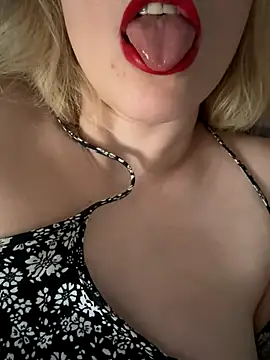 Snapshot of Yourdirtybitch chatting on October 2025 06:55:01 AM Yourdirtybitch online show from October 2025 06:55:01 AM