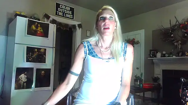 Snapshot of Glamazonx chatting on November 2025 01:32:02 AM Glamazonx online show from November 2025 01:32:02 AM