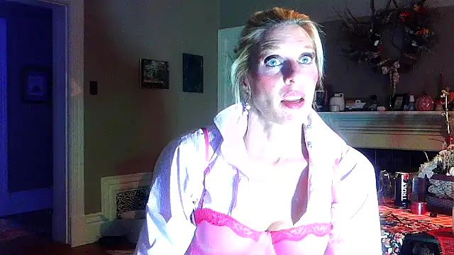 Snapshot of Glamazonx chatting on October 2025 03:51:02 AM Glamazonx online show from October 2025 03:51:02 AM