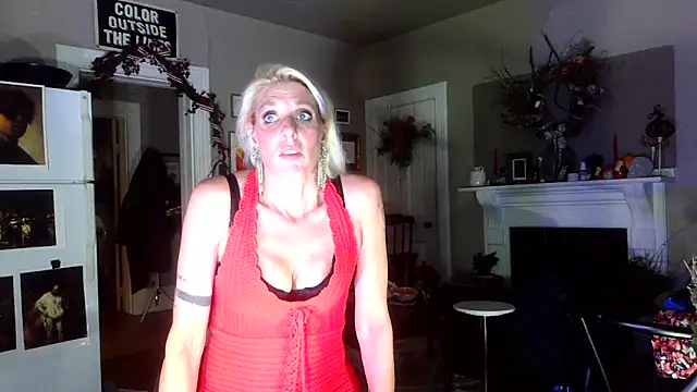 Snapshot of Glamazonx chatting on November 2025 12:22:01 AM Glamazonx online show from November 2025 12:22:01 AM