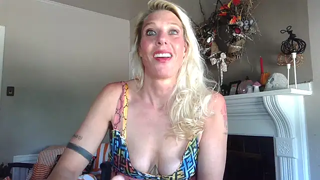 Snapshot of Glamazonx chatting on October 2025 04:42:02 PM Glamazonx online show from October 2025 04:42:02 PM