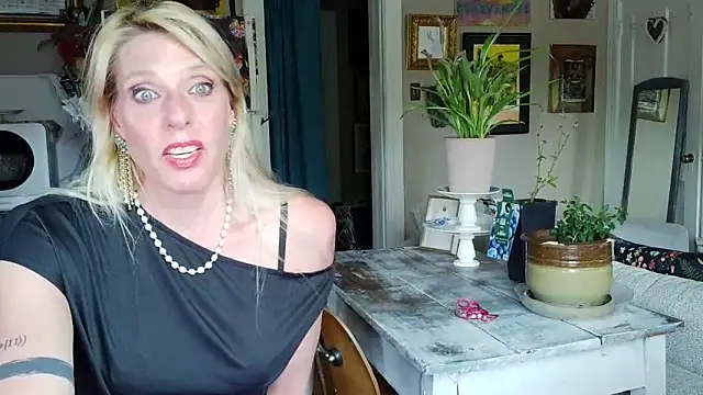 Glamazonx online show from May 2026 09:59:02 PM