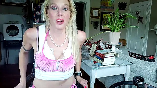 Glamazonx online show from May 2026 04:05:02 PM