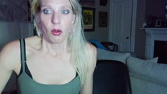Glamazonx online show from April 2026 01:45:01 AM