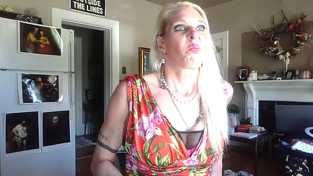 Snapshot of Glamazonx chatting on October 2025 07:43:01 PM Glamazonx online show from October 2025 07:43:01 PM