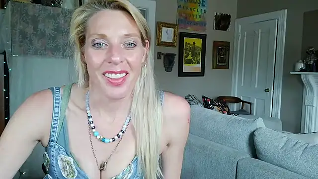 Glamazonx online show from April 2026 06:57:01 PM