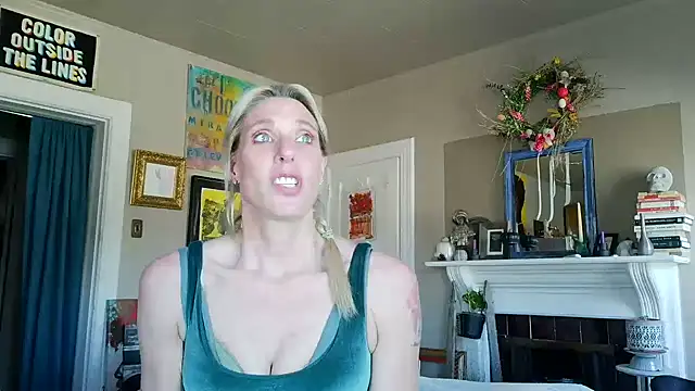 Glamazonx online show from February 2026 09:47:02 PM