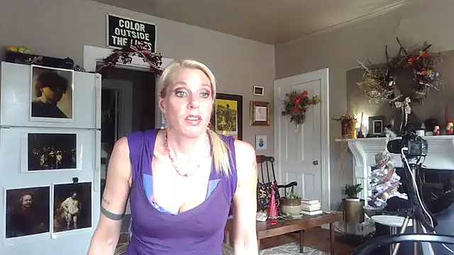 Snapshot of Glamazonx chatting on November 2025 06:29:02 PM Glamazonx online show from November 2025 06:29:02 PM