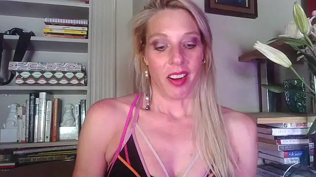 Glamazonx online show from April 2026 08:40:02 PM
