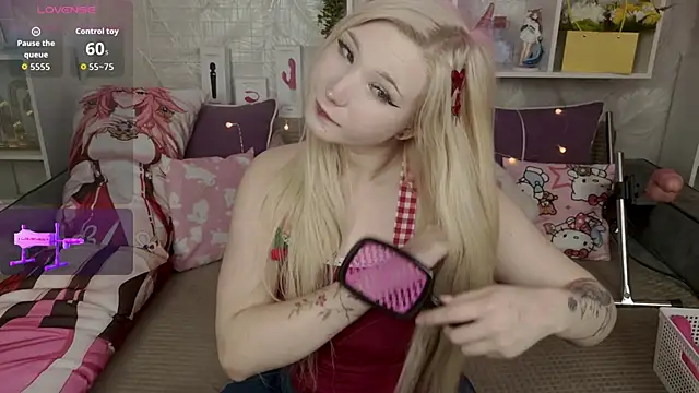 Snapshot of MeowkaKitty chatting on November 2025 01:39:02 AM MeowkaKitty online show from November 2025 01:39:02 AM