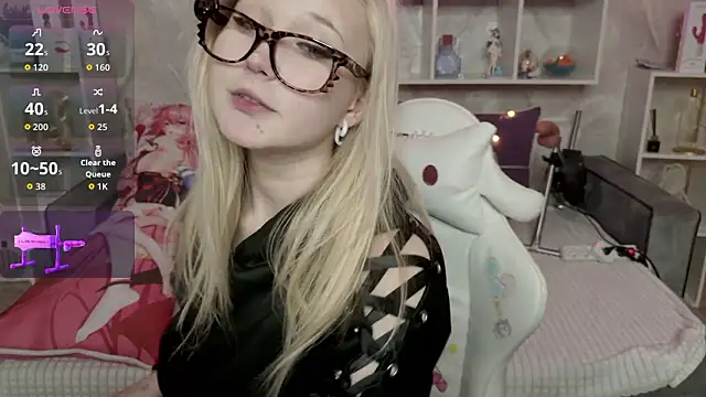 MeowkaKitty online show from March 2026 01:55:02 AM