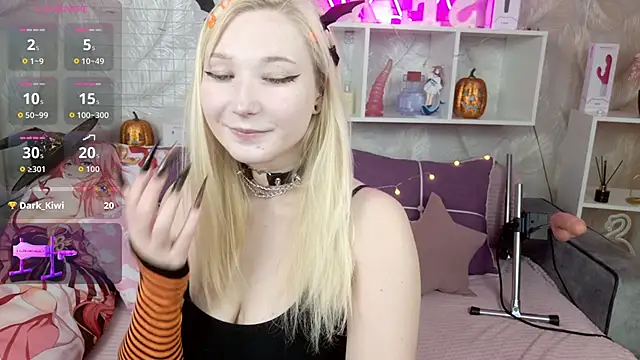 Snapshot of MeowkaKitty chatting on November 2025 01:43:02 AM MeowkaKitty online show from November 2025 01:43:02 AM