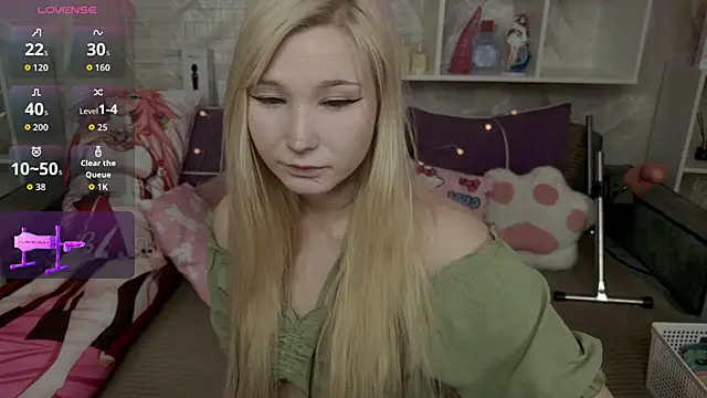 Snapshot of MeowkaKitty chatting on December 2025 02:01:02 AM MeowkaKitty online show from December 2025 02:01:02 AM