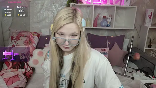 Snapshot of MeowkaKitty chatting on November 2025 02:17:01 AM MeowkaKitty online show from November 2025 02:17:01 AM