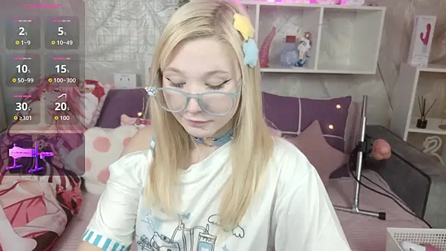 Snapshot of MeowkaKitty chatting on November 2025 02:06:01 AM MeowkaKitty online show from November 2025 02:06:01 AM