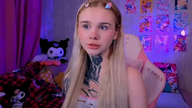 Britney Lynch online show from February 2026 07:04:01 PM